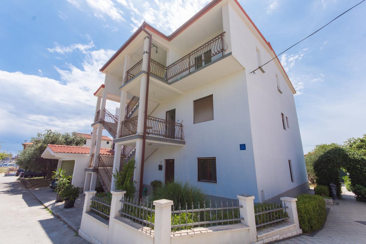 Apartment Lorenzo Trogir Exterior photo