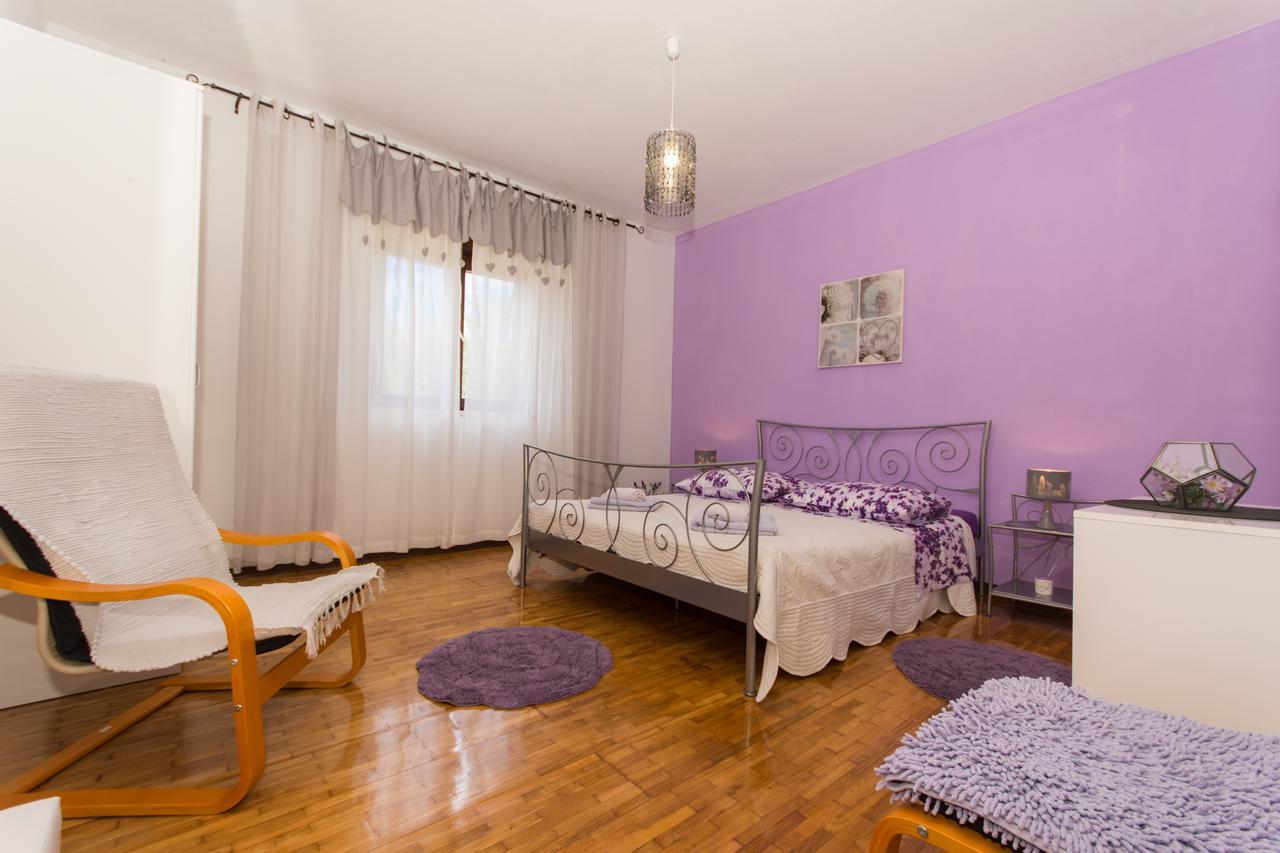 Apartment Lorenzo Trogir Exterior photo